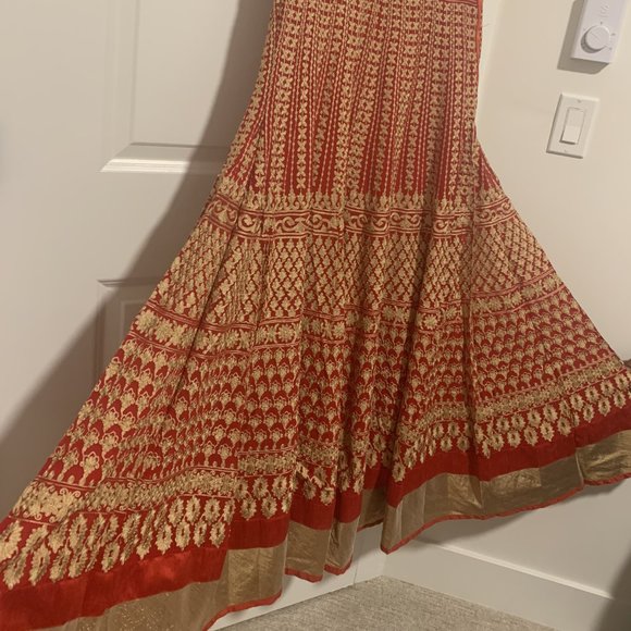 Red Classy Designer gown suit dress - Picture 2 of 6